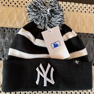 MLB New York Yankees beanie knit headwear with pom